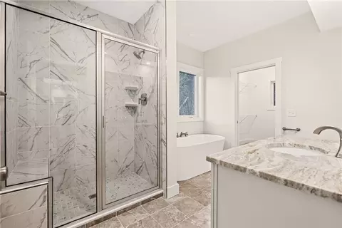 Bath - 673 Seneca Rd, Irondequoit, NY 14622 photo 2 of 6