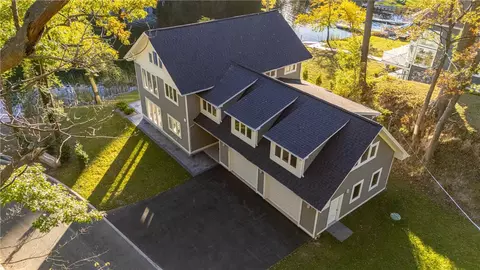 Exterior - 673 Seneca Rd, Irondequoit, NY 14622 photo 6 of 7