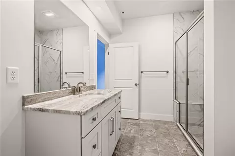 Bath - 673 Seneca Rd, Irondequoit, NY 14622 photo 3 of 6