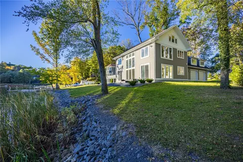 Exterior - 673 Seneca Rd, Irondequoit, NY 14622 photo 2 of 7