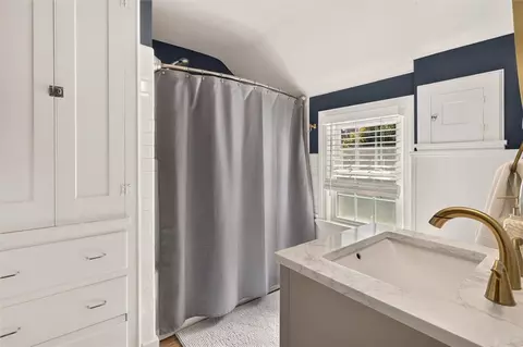 Bath - 155 Hoover Rd, Irondequoit, NY 14617 photo 1 of 3