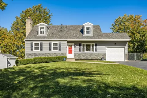 51 Post Hill Dr, Rochester, NY 14623