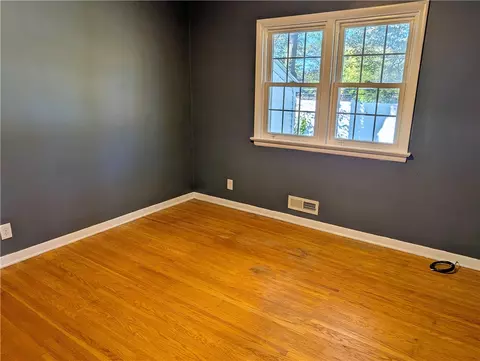 Bedroom - 564 Hurstbourne Rd, Irondequoit, NY 14609 photo 1 of 3
