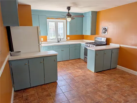 Kitchen - 564 Hurstbourne Rd, Irondequoit, NY 14609 photo 1 of 2
