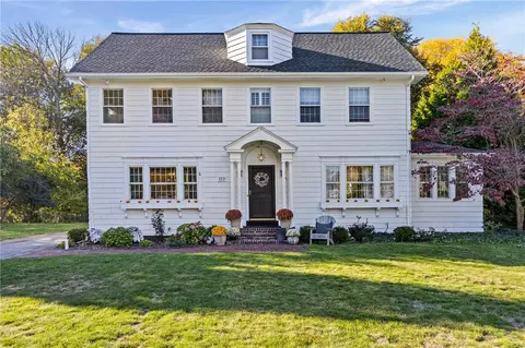 177 Newcastle Rd, Rochester, NY 14610