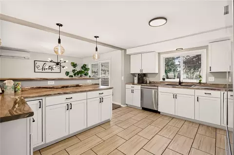 Kitchen - 46 Astronaut Dr, Irondequoit, NY 14609 photo 1 of 3