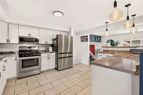 Kitchen - 46 Astronaut Dr, Irondequoit, NY 14609 photo 2 of 3