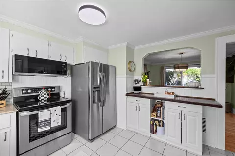 Kitchen - 551 Spencer Rd, Irondequoit, NY 14609 photo 3 of 3