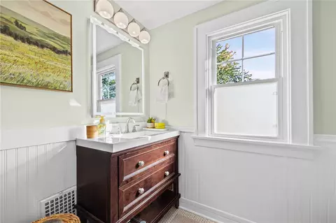Bath - 551 Spencer Rd, Irondequoit, NY 14609 photo 1 of 3