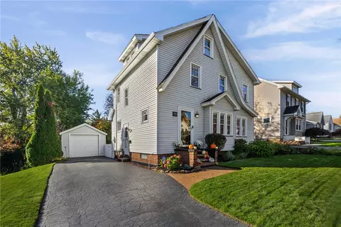 Exterior - 551 Spencer Rd, Irondequoit, NY 14609 photo 2 of 12
