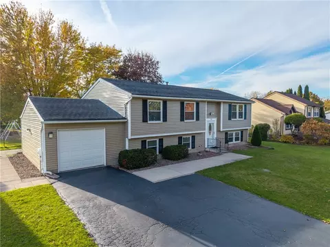 170 Brandy Wine Ter S, Rochester, NY 14623