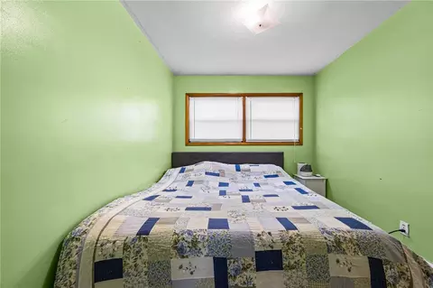 Bedroom - 173 Willow Ave, Irondequoit, NY 14609 photo 3 of 5