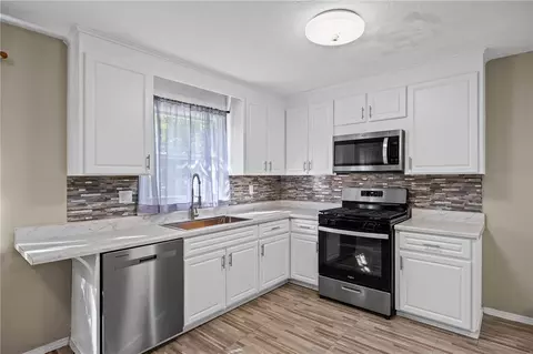 Kitchen - 173 Willow Ave, Irondequoit, NY 14609 photo 4 of 6