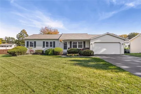 8 Stafford Way, Greece, NY 14626