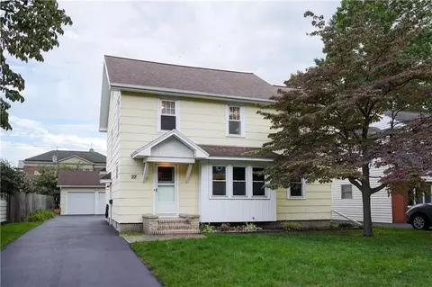 27 Biltmore Dr, Irondequoit, NY 14617