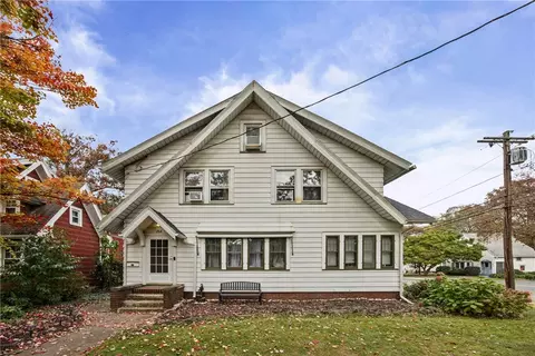 264 Stonewood Ave, Greece, NY 14616