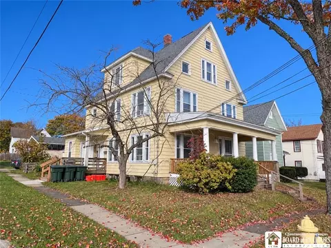 34 Sampson St, Jamestown, NY 14701