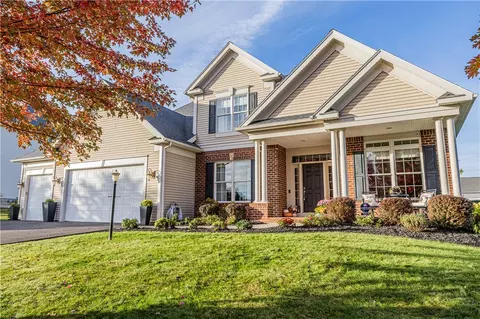 137 Lynx Ct, Fairport, NY 14450