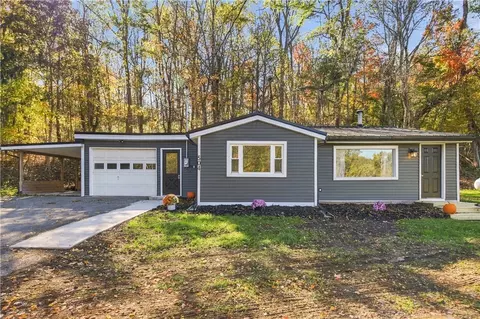 504 Sheldon Rd, Palmyra, NY 14522