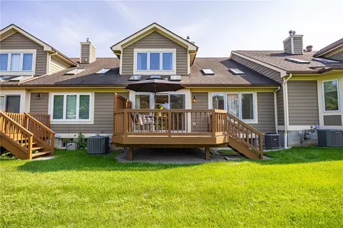 Exterior - 396 Spinnaker Ln, Webster, NY 14580 photo 1 of 4