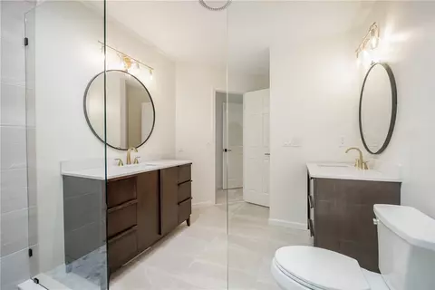 Bath - 396 Spinnaker Ln, Webster, NY 14580 photo 2 of 3