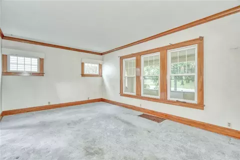 Living - 163 Vinton Rd, Irondequoit, NY 14622 photo 2 of 11