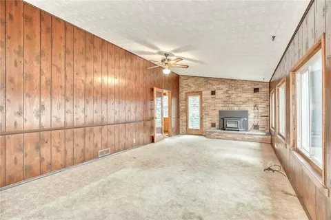 Living - 163 Vinton Rd, Irondequoit, NY 14622 photo 10 of 11