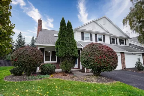 35 Marquette Dr, Rochester, NY 14618
