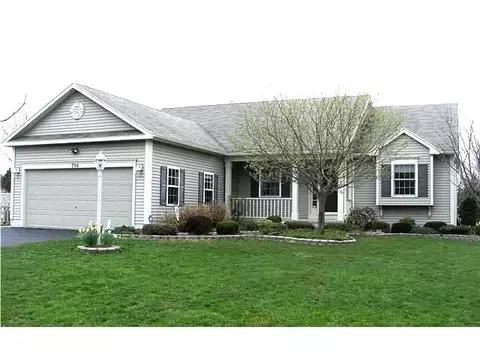 756 Close Cir, Webster, NY 14580 photo 1