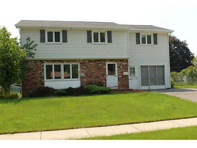 122 Alhambra Dr, Rochester, NY 14622 photo 1