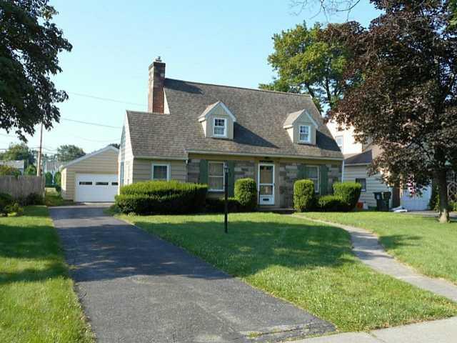 219 Thorncliffe Dr, Rochester, NY 14617 photo 1
