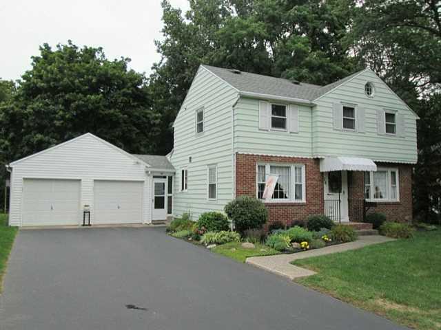 28 Pinecrest Dr, Rochester, NY 14617 photo 1