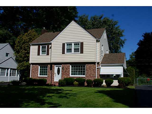 98 Scholfield Rd, Rochester, NY 14617 photo 1