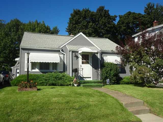 246 Brockley Rd, Rochester, NY 14609 photo 1