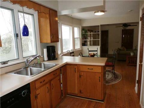 98 Sandoris Cir, Irondequoit, NY 14622 photo 6