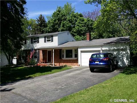 98 Sandoris Cir, Irondequoit, NY 14622 photo 1