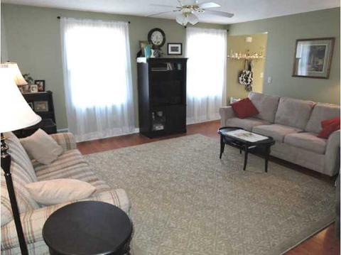 22 Efner Dr, Parma, NY 14468 photo 5
