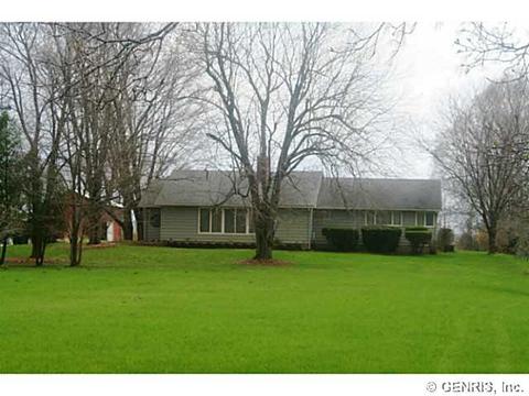 81 E Main St, Clifton Springs, NY 14432 photo 3