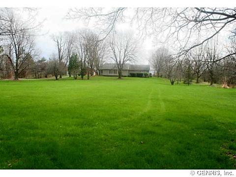 81 E Main St, Clifton Springs, NY 14432 photo 2