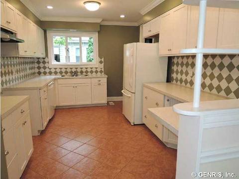41 Monroe St, Honeoye Falls, NY 14472 photo 3