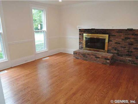 41 Monroe St, Honeoye Falls, NY 14472 photo 4