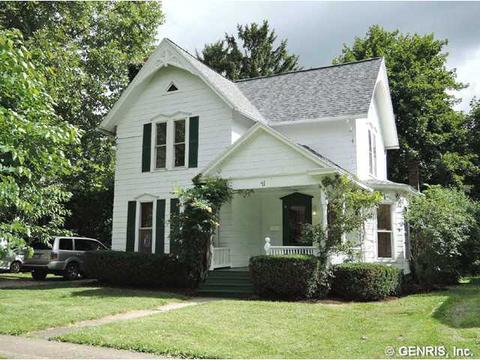 41 Monroe St, Honeoye Falls, NY 14472 photo 1