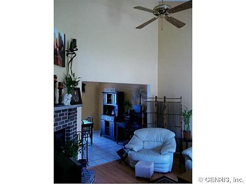 90 Westover Dr, Webster, NY 14580 photo 4