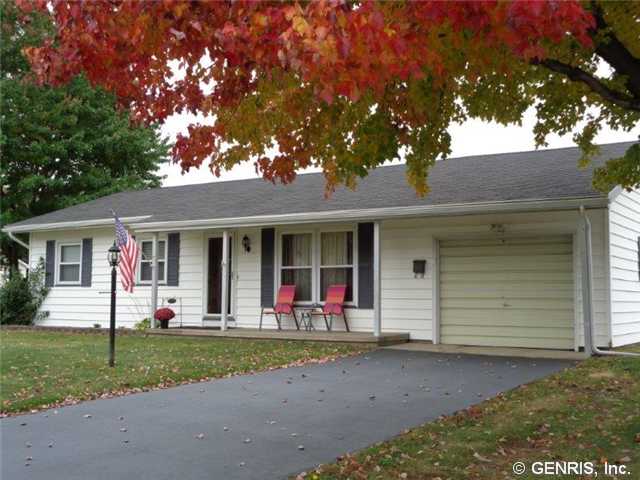 74 Castleview Dr, Rochester, NY 14622 photo 1