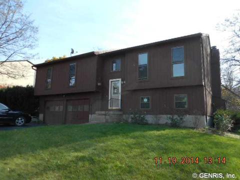 7 Phlox Ln, West Henrietta, NY 14586