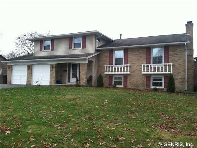 25 Eileen Cir, Rochester, NY 14616 photo 1