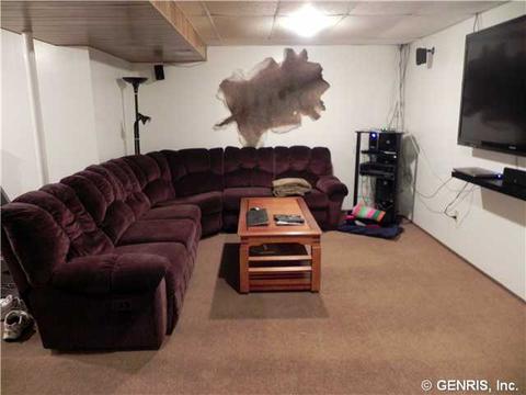 1085 Marigold Dr, Webster, NY 14580 photo 8