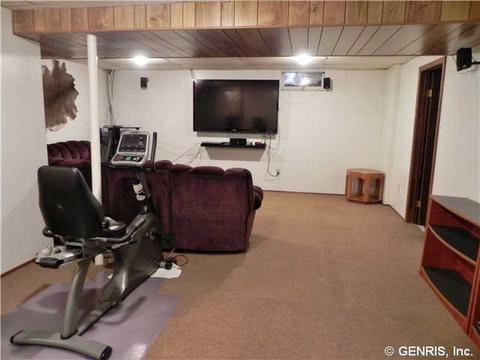 1085 Marigold Dr, Webster, NY 14580 photo 12