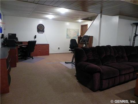 1085 Marigold Dr, Webster, NY 14580 photo 11