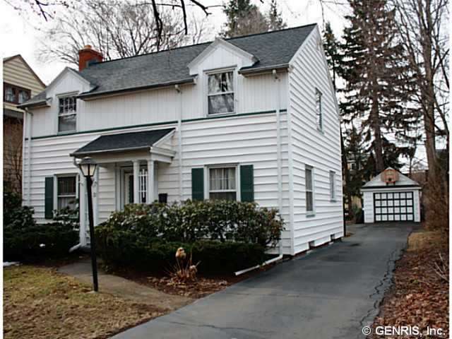 21 Charlton Rd, Rochester, NY 14617 photo 1
